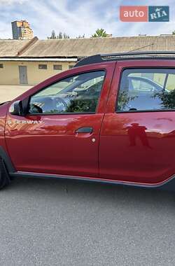 Хэтчбек Renault Sandero StepWay 2020 в 