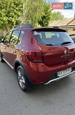 Хэтчбек Renault Sandero StepWay 2020 в 