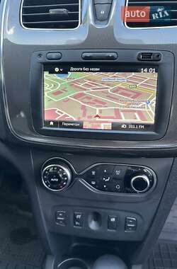 Хэтчбек Renault Sandero StepWay 2020 в 