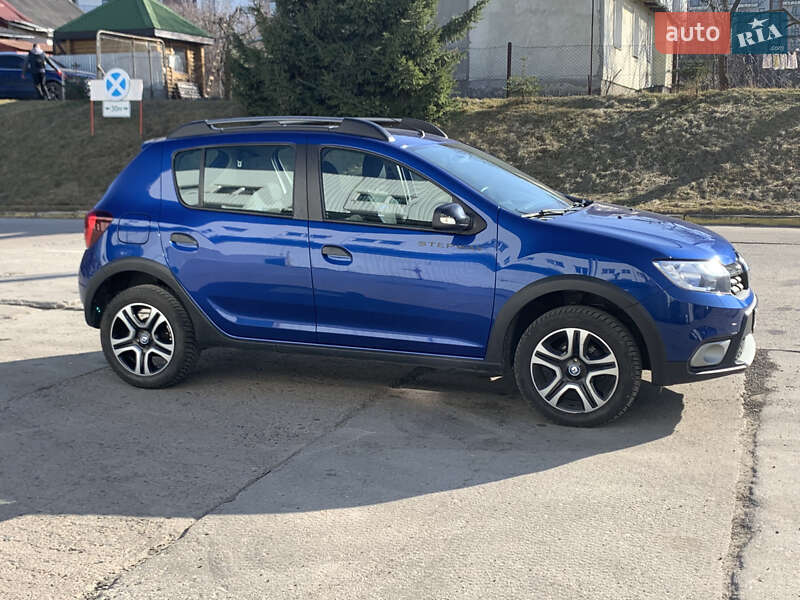 Хэтчбек Renault Sandero StepWay 2020 в 