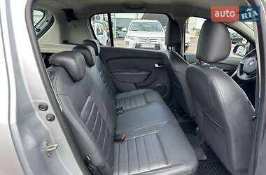 Внедорожник / Кроссовер Renault Sandero StepWay 2015 в 