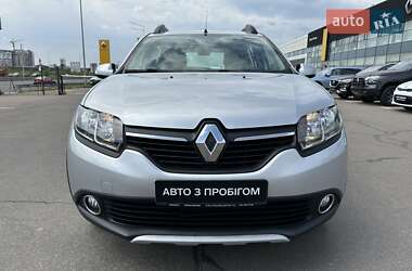 Внедорожник / Кроссовер Renault Sandero StepWay 2015 в 