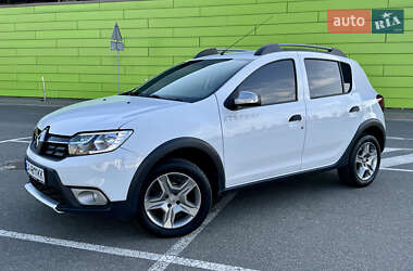 Хетчбек Renault Sandero StepWay 2021 в 