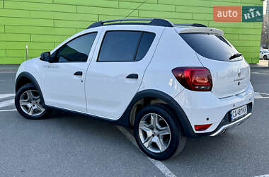 Хетчбек Renault Sandero StepWay 2021 в 