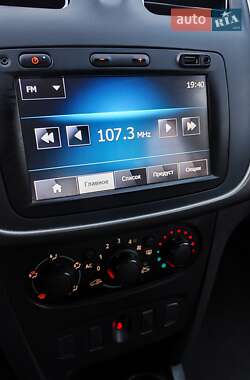 Позашляховик / Кросовер Renault Sandero StepWay 2013 в 