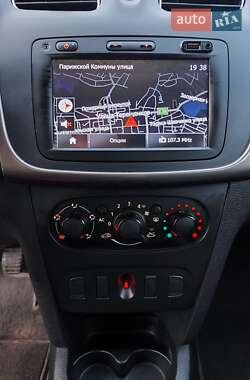 Позашляховик / Кросовер Renault Sandero StepWay 2013 в 