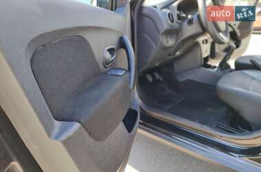 Позашляховик / Кросовер Renault Sandero StepWay 2013 в 