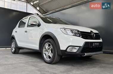 Хэтчбек Renault Sandero StepWay 2019 в 