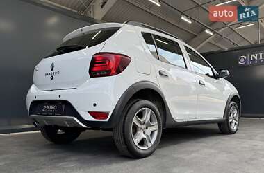 Хэтчбек Renault Sandero StepWay 2019 в 