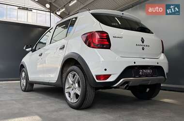 Хэтчбек Renault Sandero StepWay 2019 в 