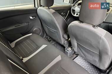 Хэтчбек Renault Sandero StepWay 2019 в 