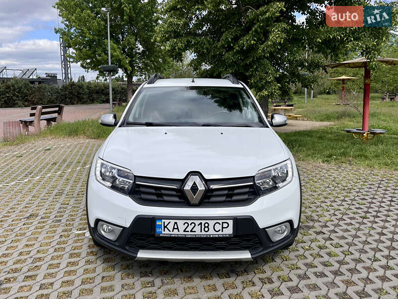 Хэтчбек Renault Sandero StepWay 2019 в 
