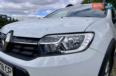 Хэтчбек Renault Sandero StepWay 2019 в 
