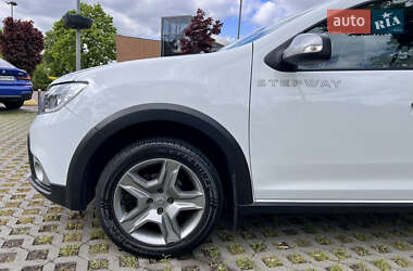Хэтчбек Renault Sandero StepWay 2019 в 