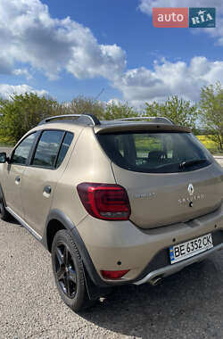Хэтчбек Renault Sandero StepWay 2019 в 