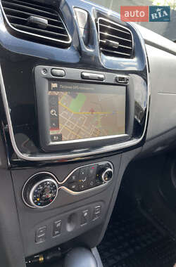Хэтчбек Renault Sandero StepWay 2019 в 