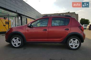 Хэтчбек Renault Sandero StepWay 2017 в 