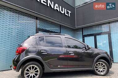 Хэтчбек Renault Sandero StepWay 2020 в 