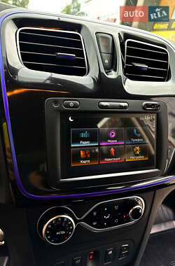 Хэтчбек Renault Sandero StepWay 2020 в 