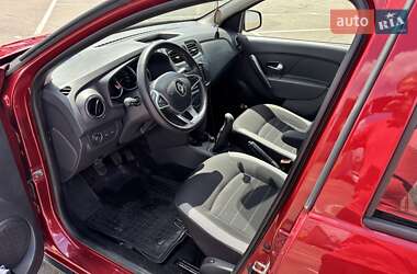 Хетчбек Renault Sandero StepWay 2019 в 