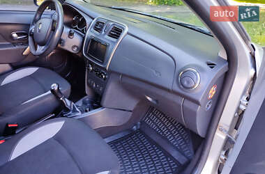 Внедорожник / Кроссовер Renault Sandero StepWay 2013 в 
