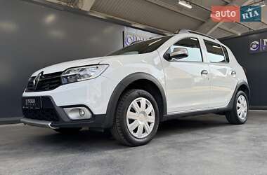 Хэтчбек Renault Sandero StepWay 2019 в 