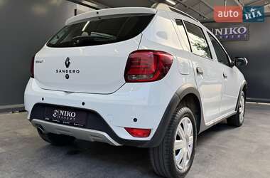 Хэтчбек Renault Sandero StepWay 2019 в 