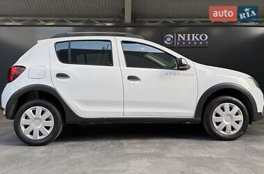 Хэтчбек Renault Sandero StepWay 2019 в 