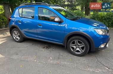 Хэтчбек Renault Sandero StepWay 2020 в 