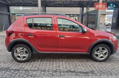 Хэтчбек Renault Sandero StepWay 2020 в 