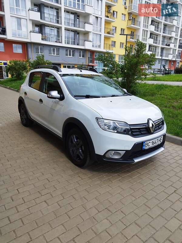 Хэтчбек Renault Sandero StepWay 2017 в Львове