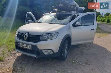 Хэтчбек Renault Sandero StepWay 2018 в 