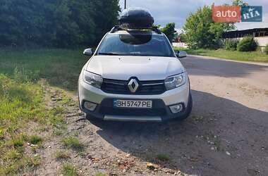 Хэтчбек Renault Sandero StepWay 2018 в 