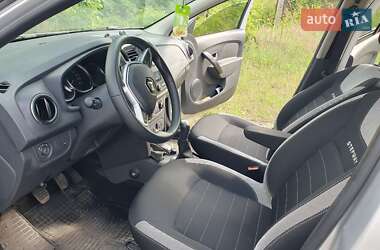 Хэтчбек Renault Sandero StepWay 2018 в 
