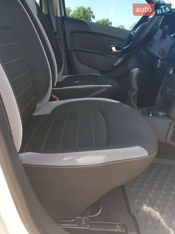 Хэтчбек Renault Sandero StepWay 2018 в Святопетровское