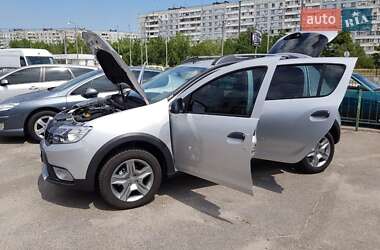 Хэтчбек Renault Sandero StepWay 2018 в 