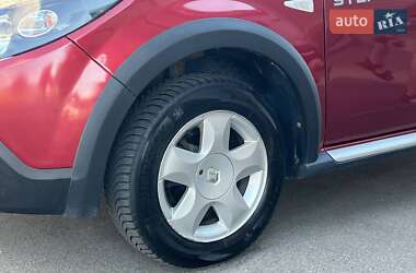 Внедорожник / Кроссовер Renault Sandero StepWay 2012 в 
