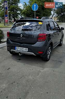 Хэтчбек Renault Sandero StepWay 2020 в 