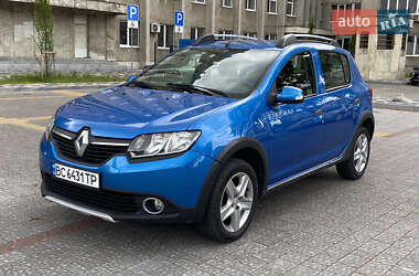 Позашляховик / Кросовер Renault Sandero StepWay 2015 в Львові