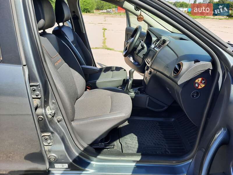 Хэтчбек Renault Sandero StepWay 2017 в Запорожье