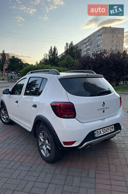 Хэтчбек Renault Sandero StepWay 2021 в 