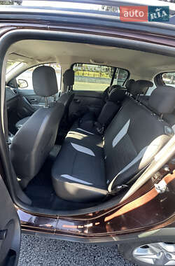 Хэтчбек Renault Sandero StepWay 2016 в 