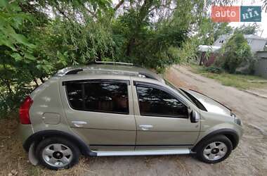 Внедорожник / Кроссовер Renault Sandero StepWay 2011 в 