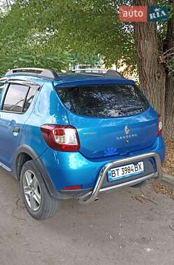 Внедорожник / Кроссовер Renault Sandero StepWay 2015 в 