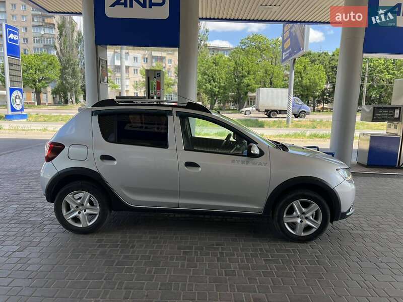 Хэтчбек Renault Sandero StepWay 2016 в Николаеве