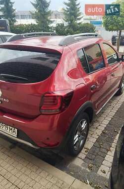 Хэтчбек Renault Sandero StepWay 2020 в 