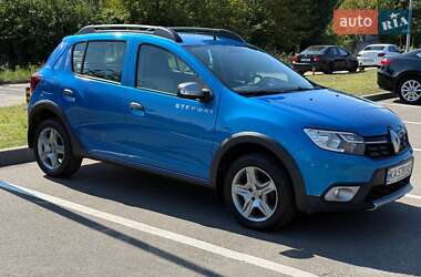 Хэтчбек Renault Sandero StepWay 2019 в 