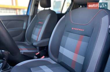 Хэтчбек Renault Sandero StepWay 2019 в 