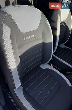 Хэтчбек Renault Sandero StepWay 2018 в 