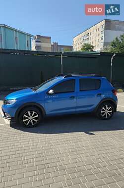 Хэтчбек Renault Sandero StepWay 2019 в 